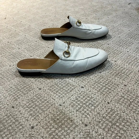 SOLD!!!Gucci Princeton Leather Flat Loafers w/ Goldtone Horsebit Buckle. - Picture 6 of 13